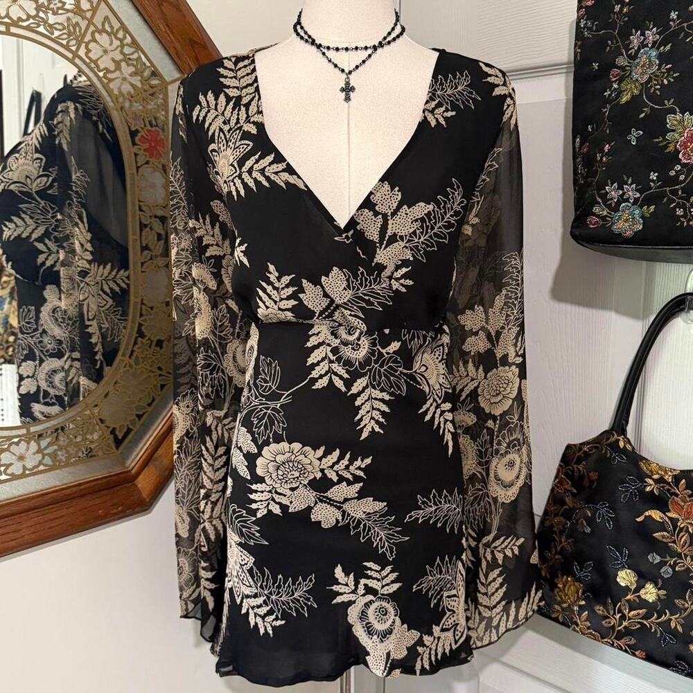 VTG Y2K New York City Design Co. Black & Tan Floral Silk Bell Sleeve Fairy Top